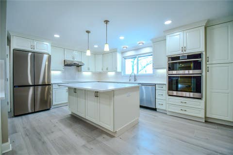 Condo For Rent - 121 E Schantz Avenue #3<br/> Oakwood, OH 45409