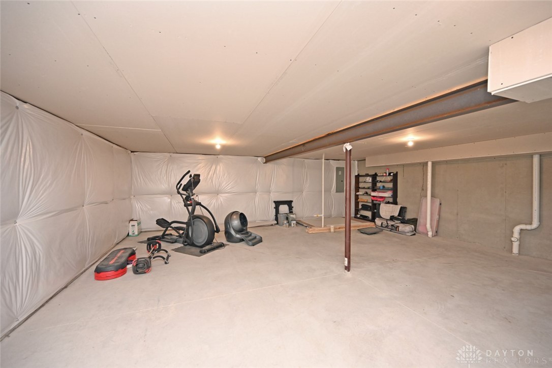 1482 Catford Court, Fairborn, Ohio image 29