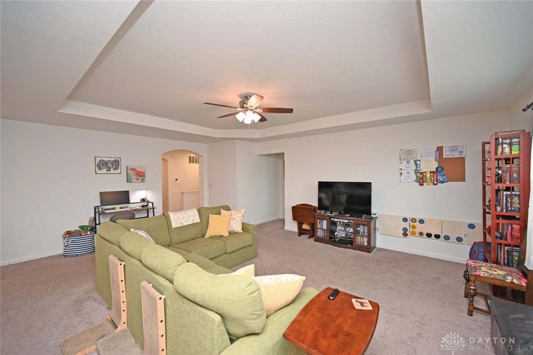 1482 Catford Court, Fairborn, Ohio image 8