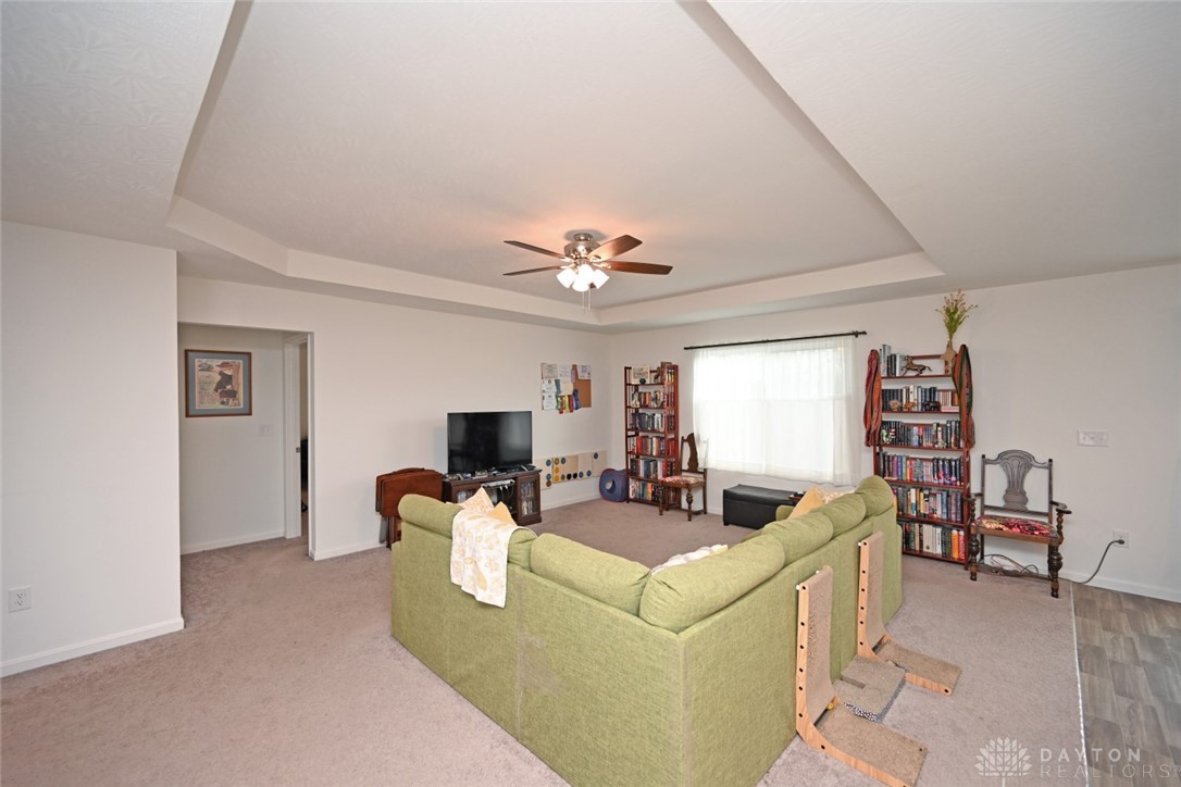 1482 Catford Court, Fairborn, Ohio image 9