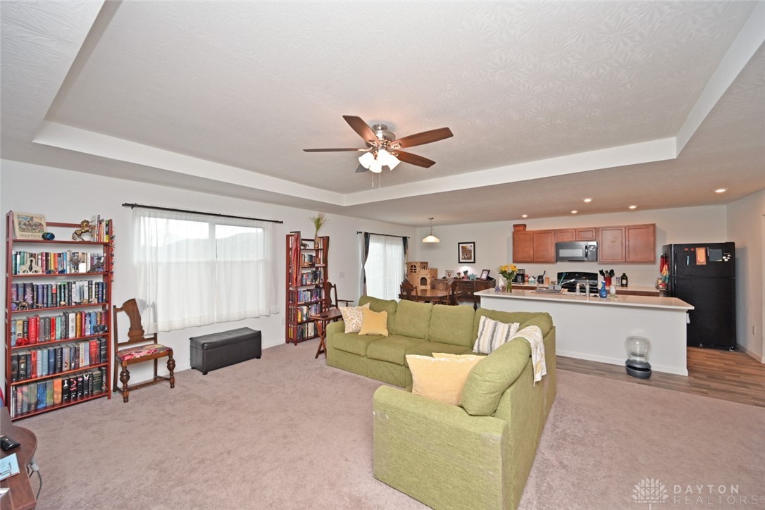 1482 Catford Court, Fairborn, Ohio image 6