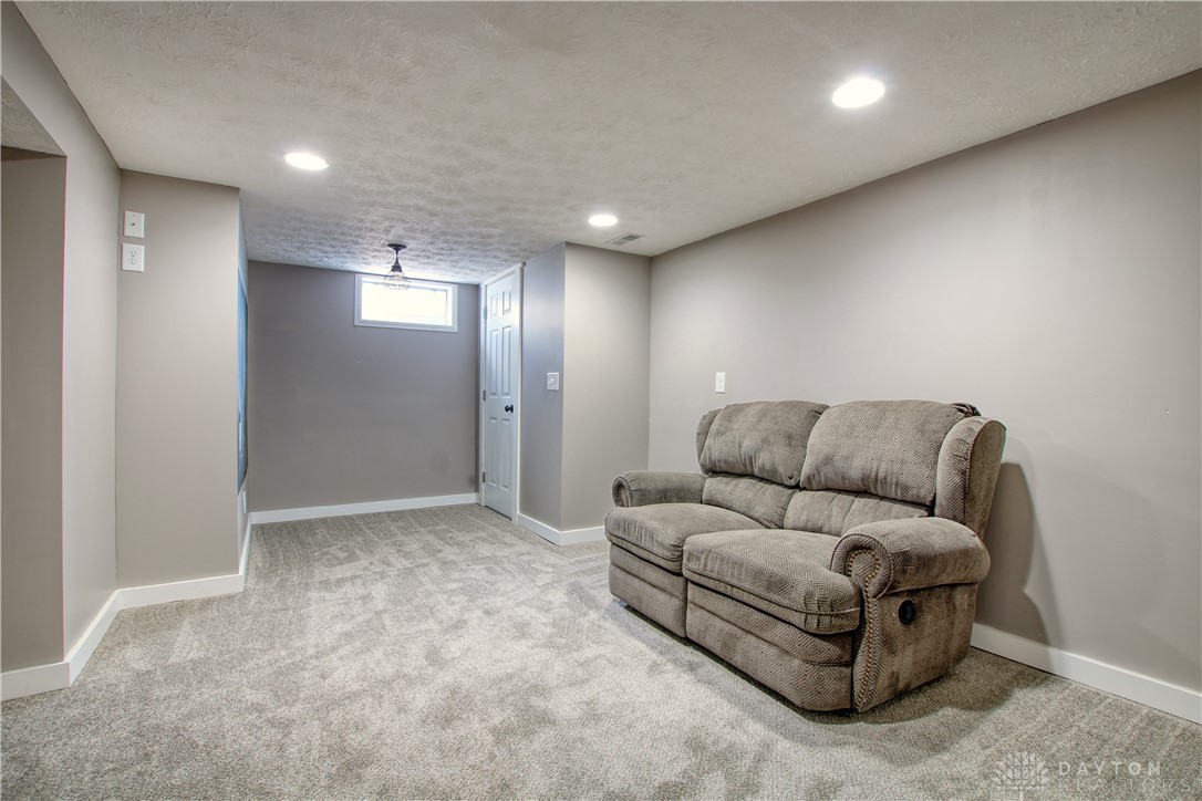 6217 Cedar Lane, Miamisburg, Ohio image 13