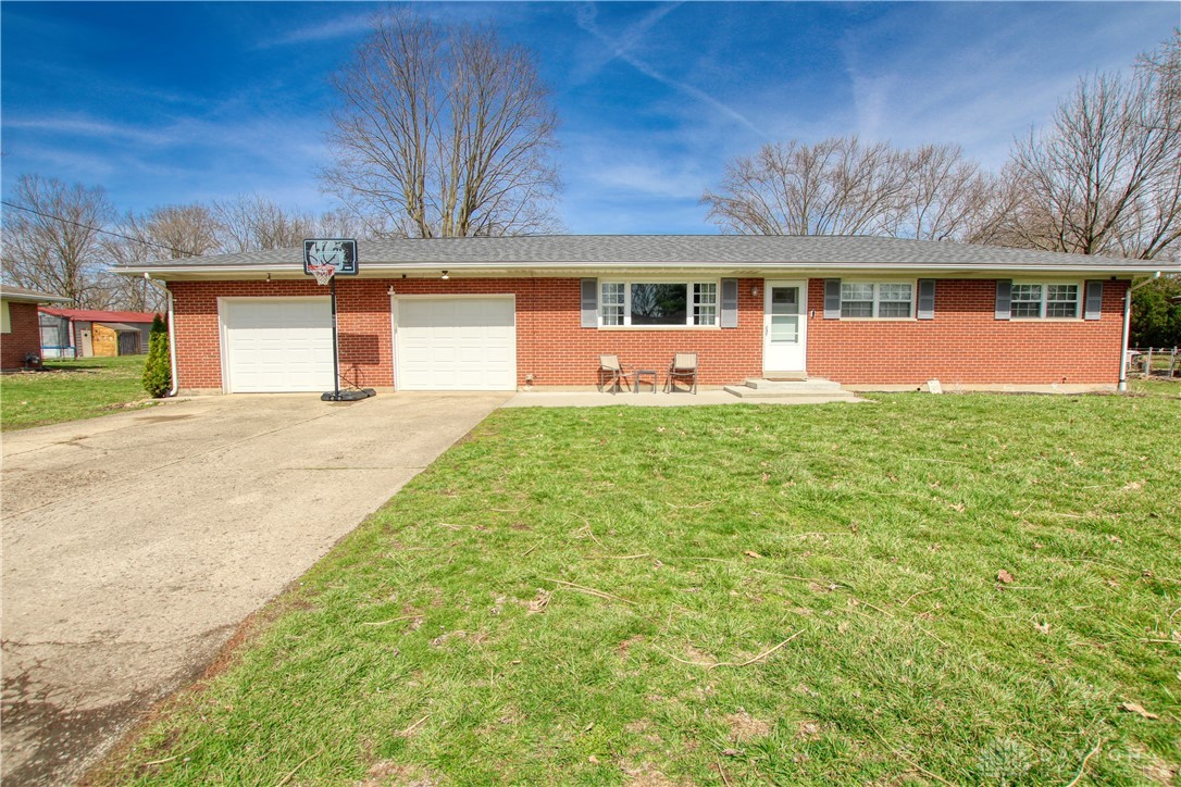 6217 Cedar Lane, Miamisburg, Ohio image 1