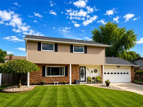Homes For Sale - 6811 Locustview Drive<br/> Dayton, OH 45424