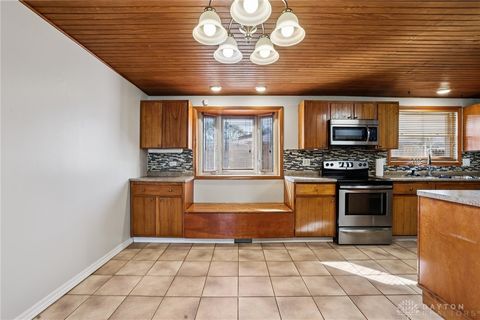 Tiny photo for 803 Albert Street, Englewood, OH 45322 (MLS # 946065)