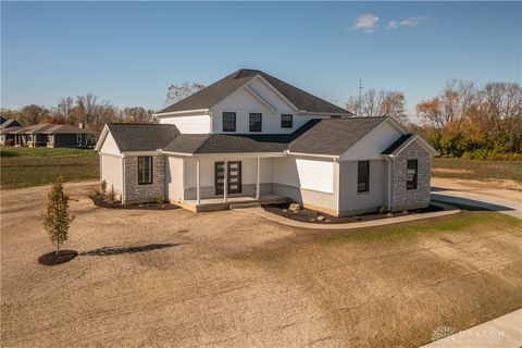 Photo of 3631 Kingsgate Lane, Springfield, OH 45503 (MLS # 950466)