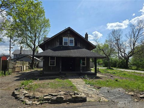 Photo of 6040 6th Avenue, Miamisburg, OH 45342 (MLS # 932746)