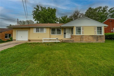 Photo of 110 Parker Drive, Springboro, OH 45066 (MLS # 958331)