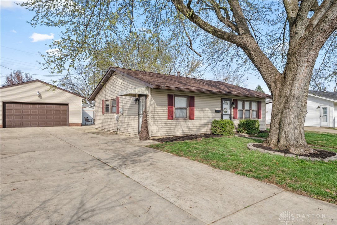 1543 Rockwell Drive, Xenia, Ohio image 2