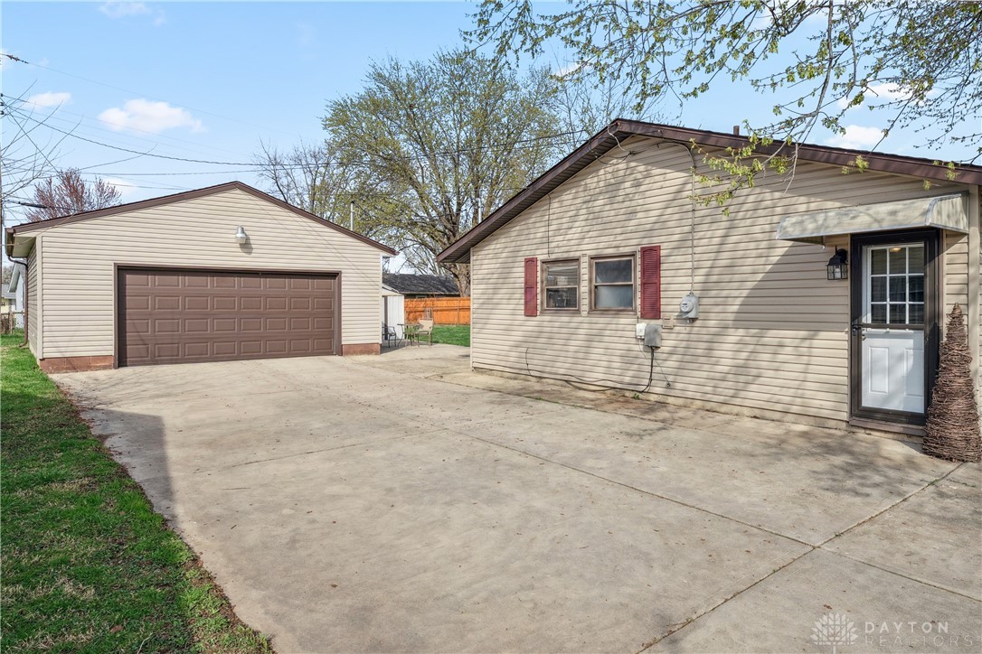 1543 Rockwell Drive, Xenia, Ohio image 5