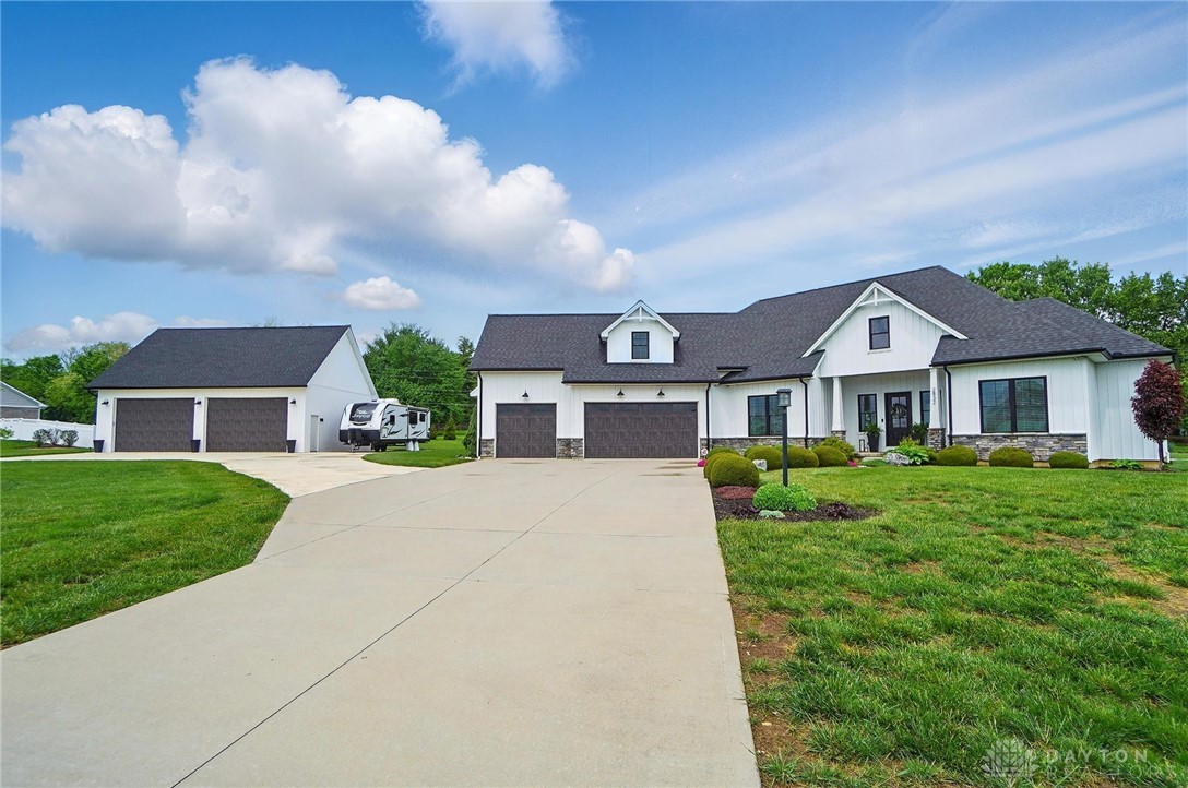 2832 Lucy Lane, Waynesville, Ohio image 1