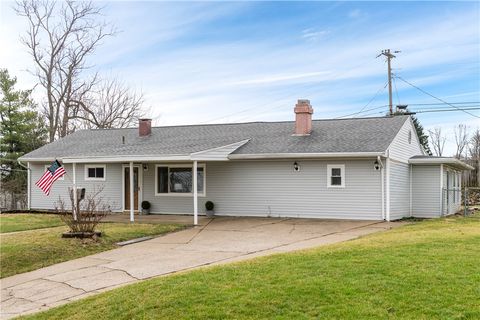 Photo of 12 Canova Court, Fairborn, OH 45324 (MLS # 953622)