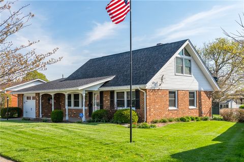 Photo of 320 N Garber Drive, Tipp City, OH 45371 (MLS # 955855)