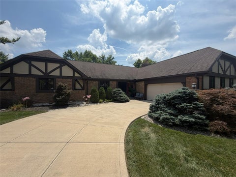 Homes For Sale - 1241 Whispering Woods Lane<br/> Springboro, OH 45066