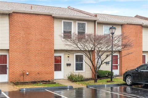 Photo of 4517 Bonita Drive #8, Middletown, OH 45044 (MLS # 953336)