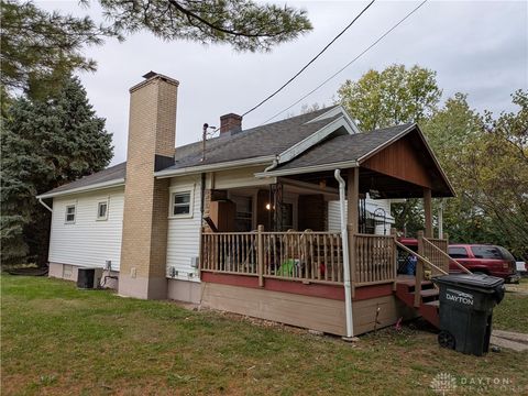 Photo of 29 Barcelona Avenue, Dayton, OH 45404 (MLS # 945943)