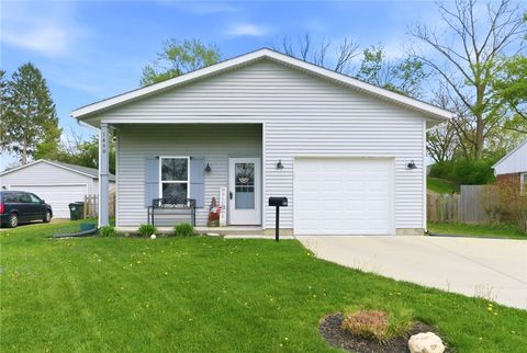 Photo of 1468 Ironwood Drive, Fairborn, OH 45324 (MLS # 956653)