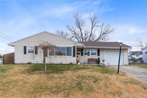 Photo of 1222 Hemlock Drive, Fairborn, OH 45324 (MLS # 949809)