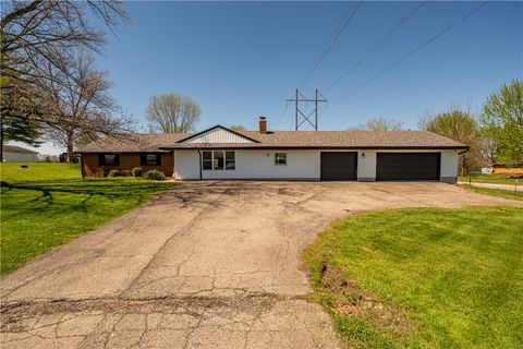 Photo of 9853 Clearcreek Franklin Road, Franklin Twp, OH 45342 (MLS # 957056)