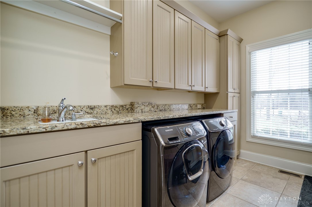 856 Willow Oak Court, Springboro, Ohio image 13
