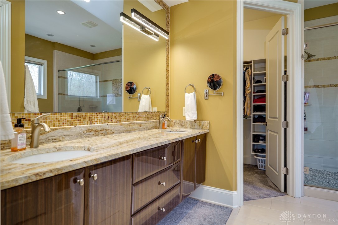 856 Willow Oak Court, Springboro, Ohio image 16
