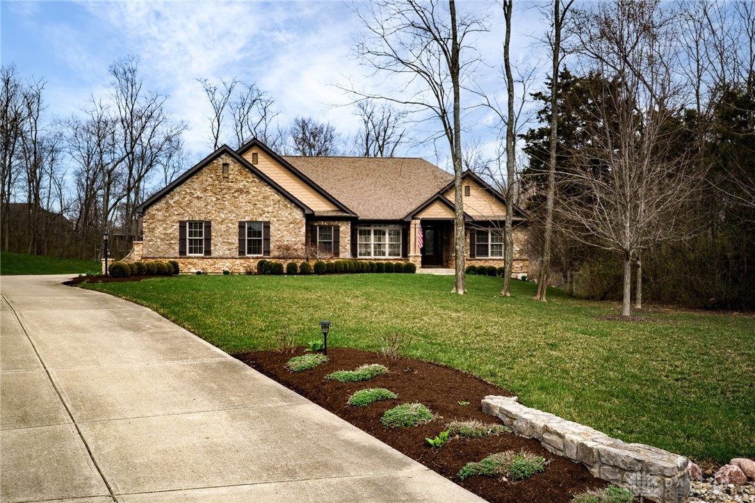 856 Willow Oak Court, Springboro, Ohio image 2