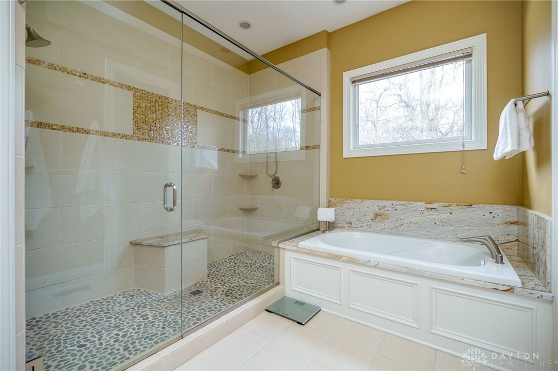 856 Willow Oak Court, Springboro, Ohio image 17