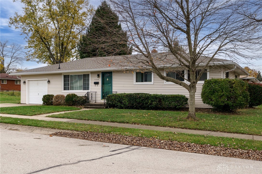 1332 Oakhill Avenue, Fairborn, Ohio image 3