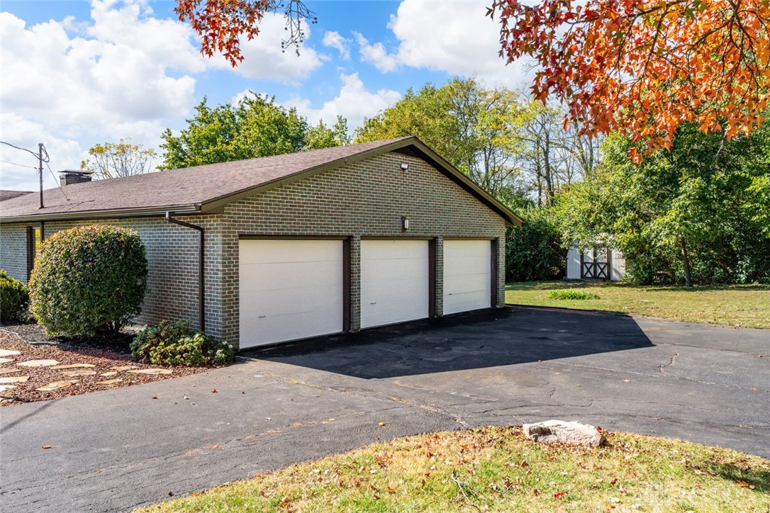 351 Charlberth Drive, Hamilton, Ohio image 32