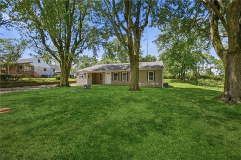 Photo of 9615 Roberts Drive, Franklin Twp, OH 45005 (MLS # 957969)
