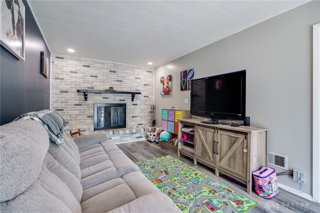 1032 Moccasin Trail, Xenia, Ohio image 17