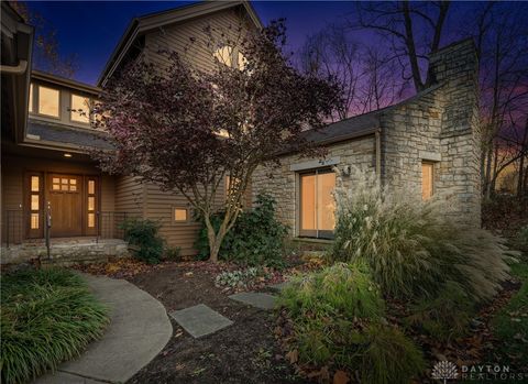 Photo of 3849 Sable Ridge Drive, Bellbrook, OH 45305 (MLS # 947920)