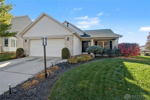 Photo of 725 Settlers Walk Boulevard, Springboro, OH 45066 (MLS # 948032)