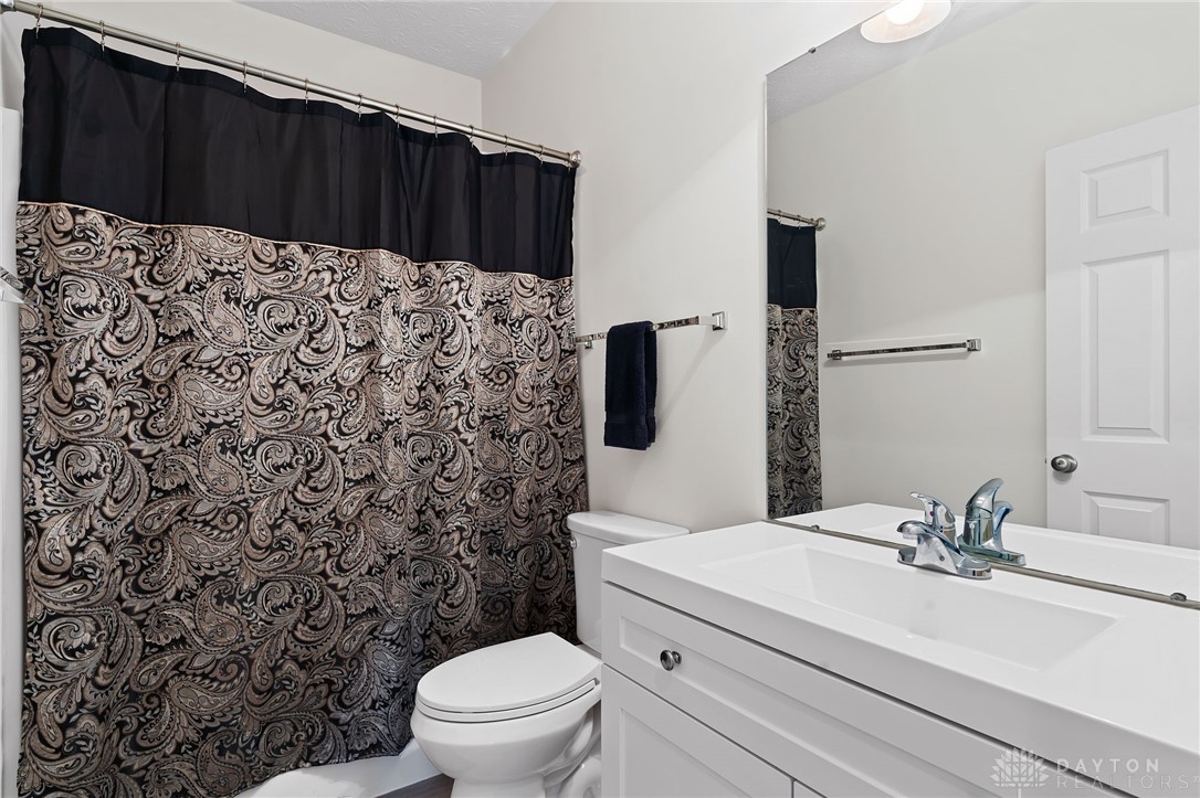 2175 Princess Drive, Beavercreek, Ohio image 33