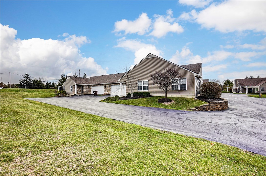 302 Trails Way #27, Miamisburg, Ohio image 1