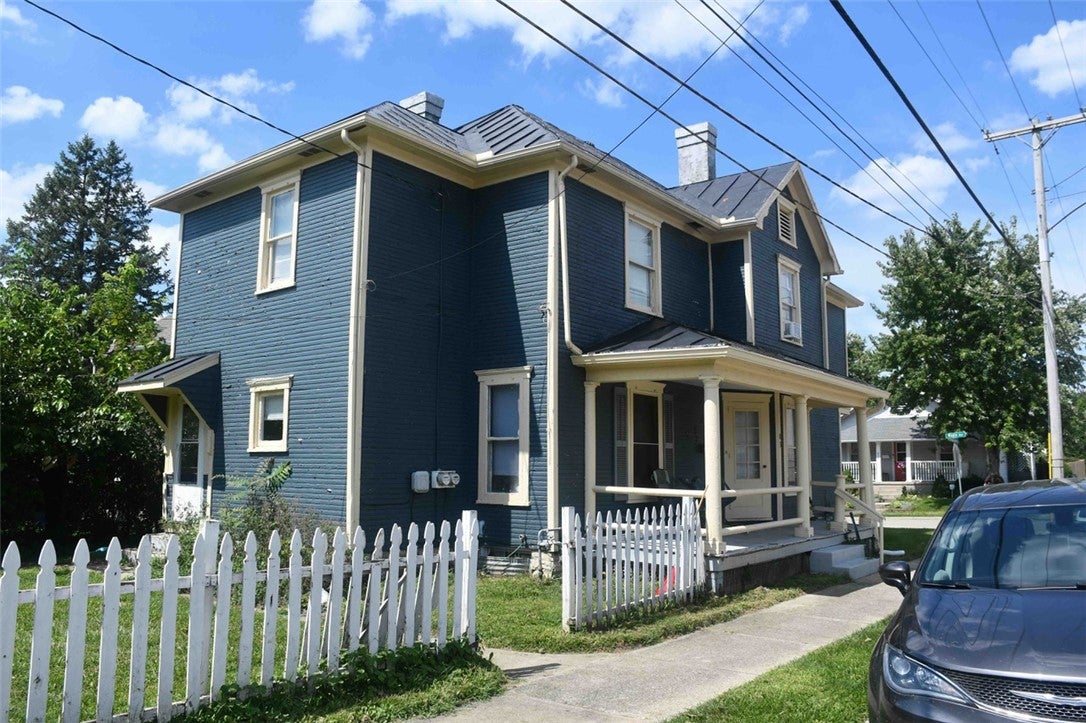 832 E Maple Avenue