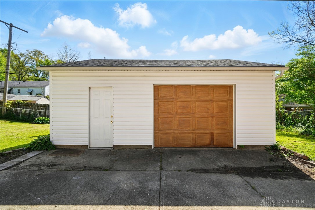 1702 Beaverbrook Drive, Beavercreek, Ohio image 32