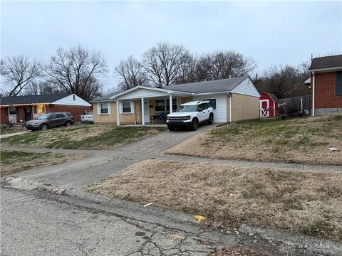 Photo of 1653 Chippewa Drive, Hamilton, OH 45013 (MLS # 949568)