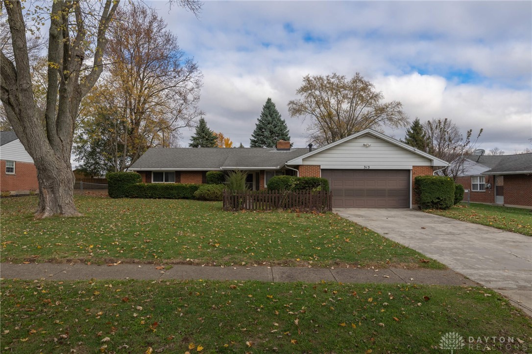 313 Magnolia Avenue, Englewood, Ohio image 2