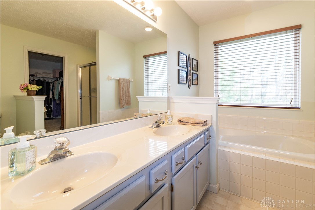 7225 Wethersfield Drive, Maineville, Ohio image 16