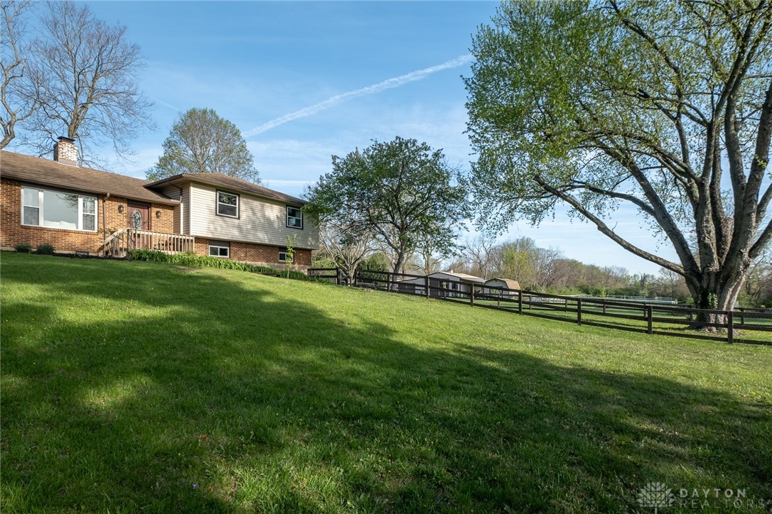 3262 Upper Bellbrook Road, Bellbrook, Ohio image 2