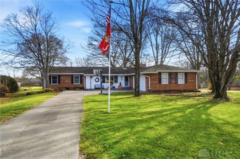Photo of 4242 Upper Valley Pike, Springfield, OH 45502 (MLS # 948453)