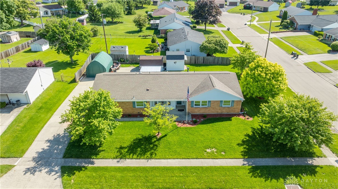 202 Hartshorn Drive, Vandalia, Ohio image 2