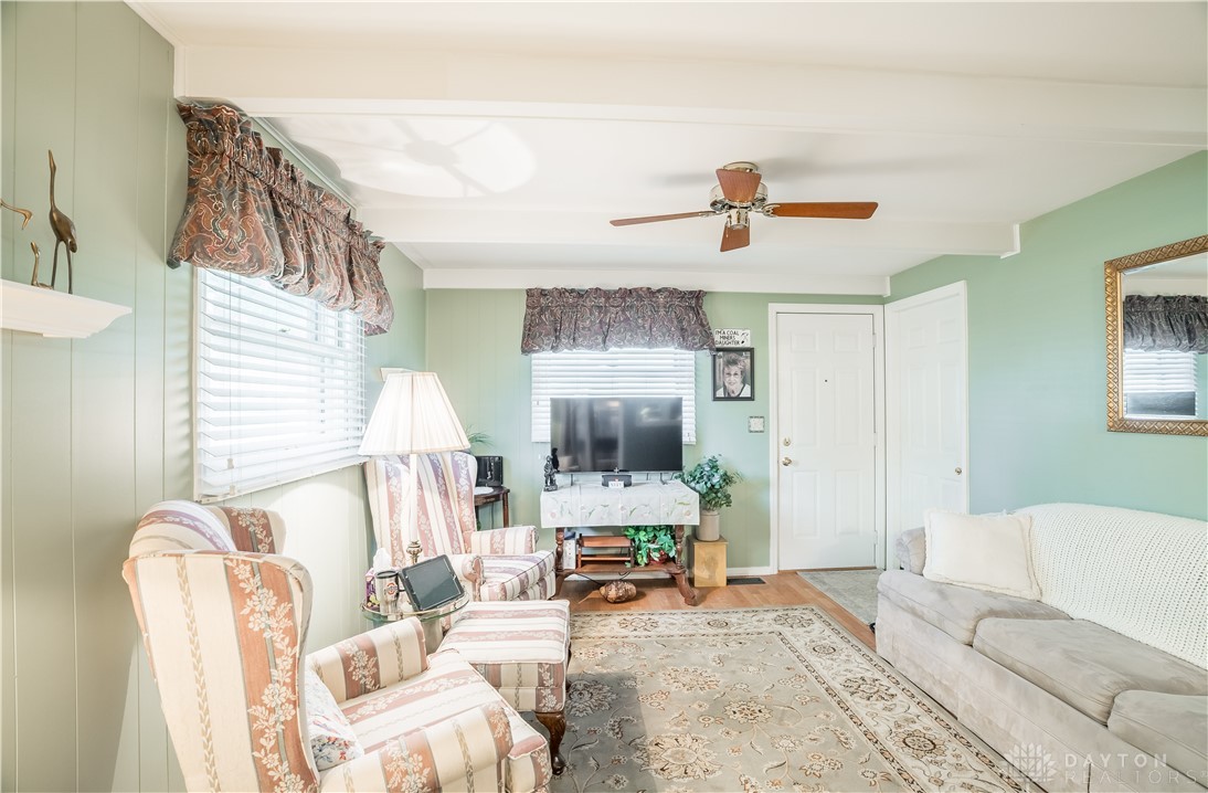 202 Hartshorn Drive, Vandalia, Ohio image 8