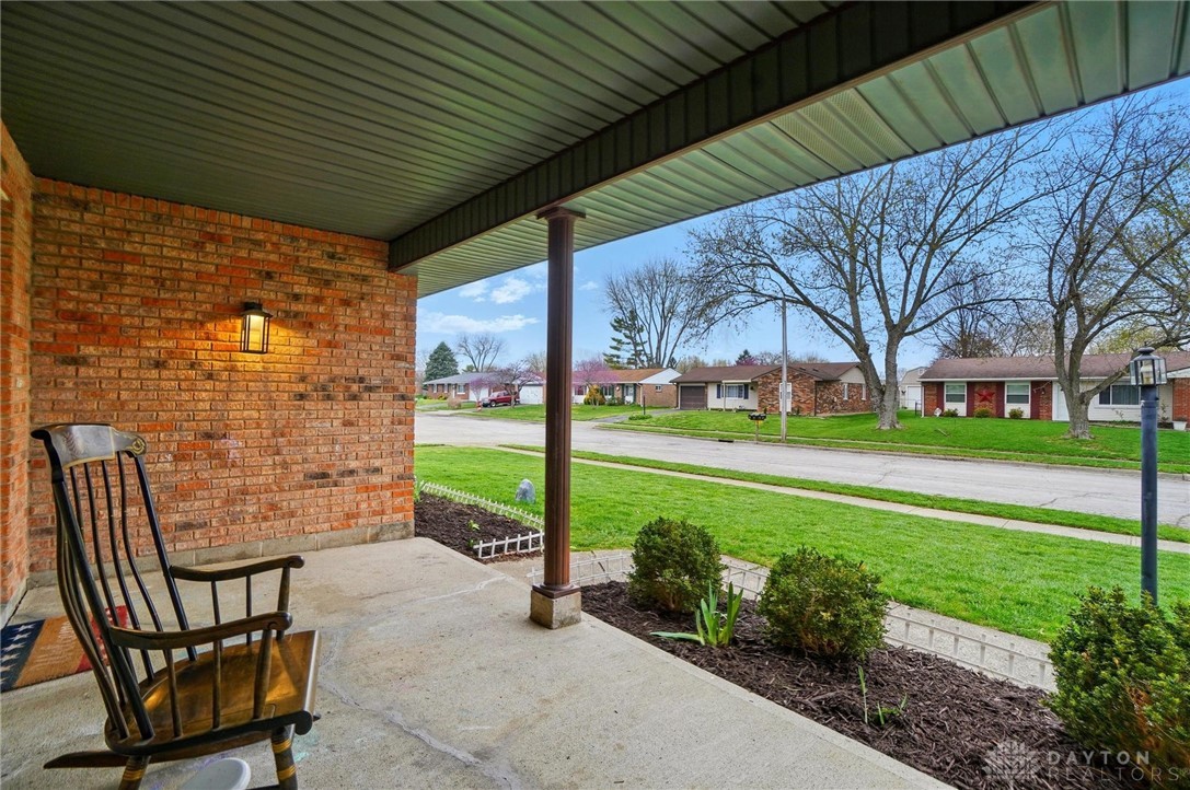 2219 Minnesota Drive, Xenia, Ohio image 3