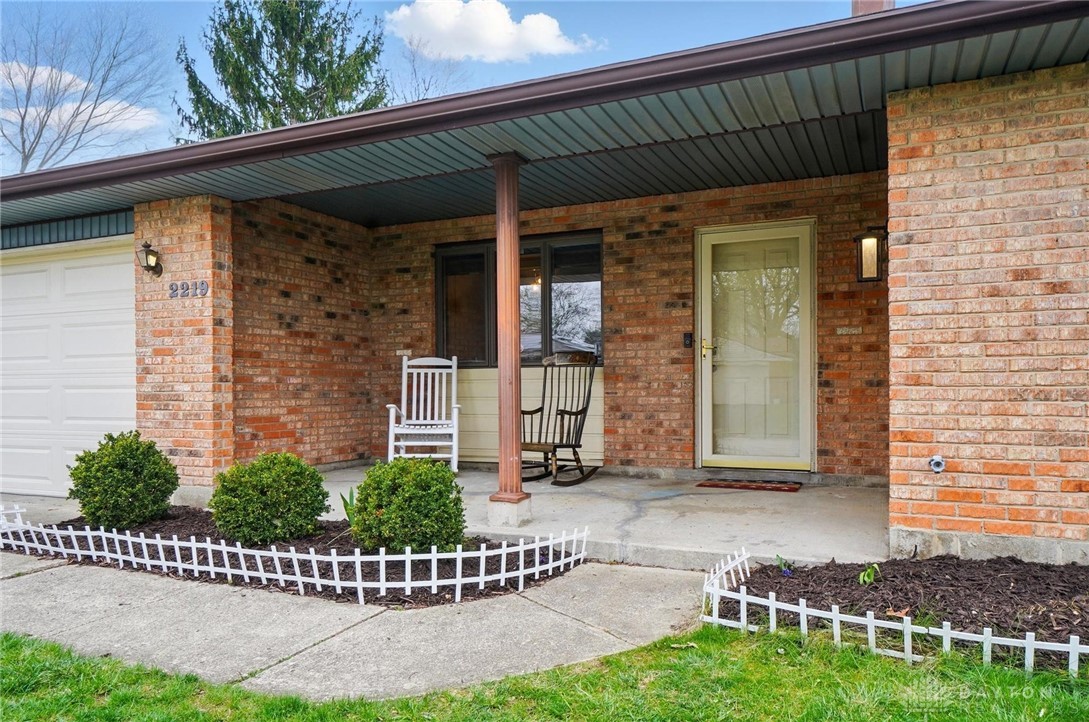 2219 Minnesota Drive, Xenia, Ohio image 2