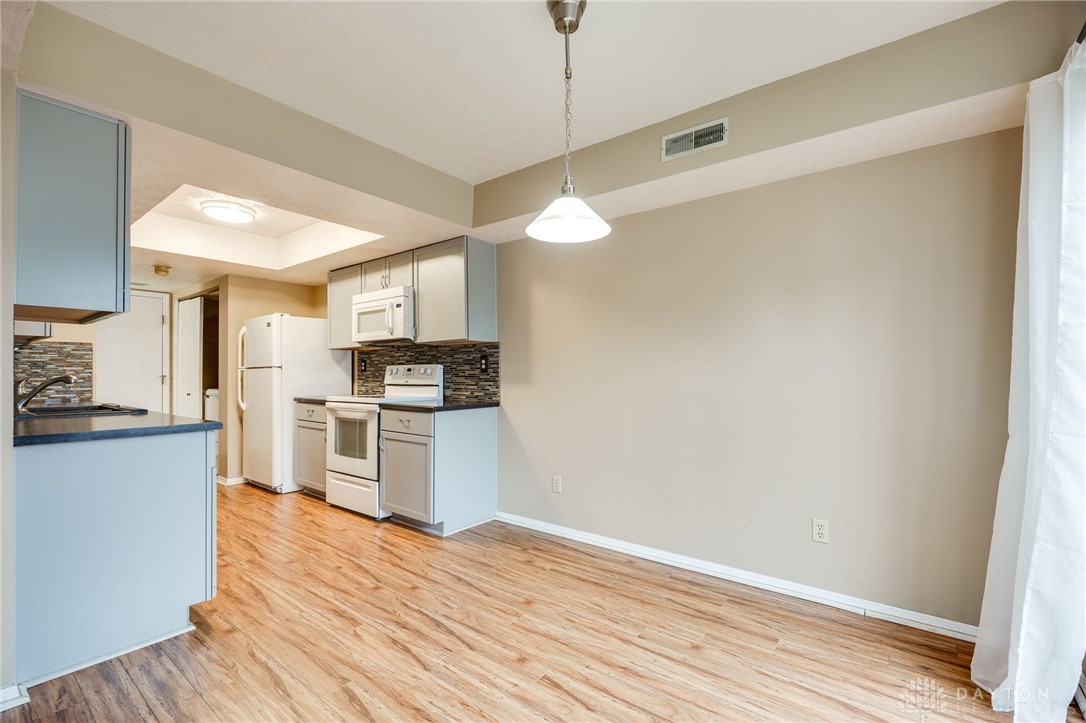 Fairborn, Ohio 45324, United States, 2 Bedrooms Bedrooms, ,2 BathroomsBathrooms,Residential,Active,236908