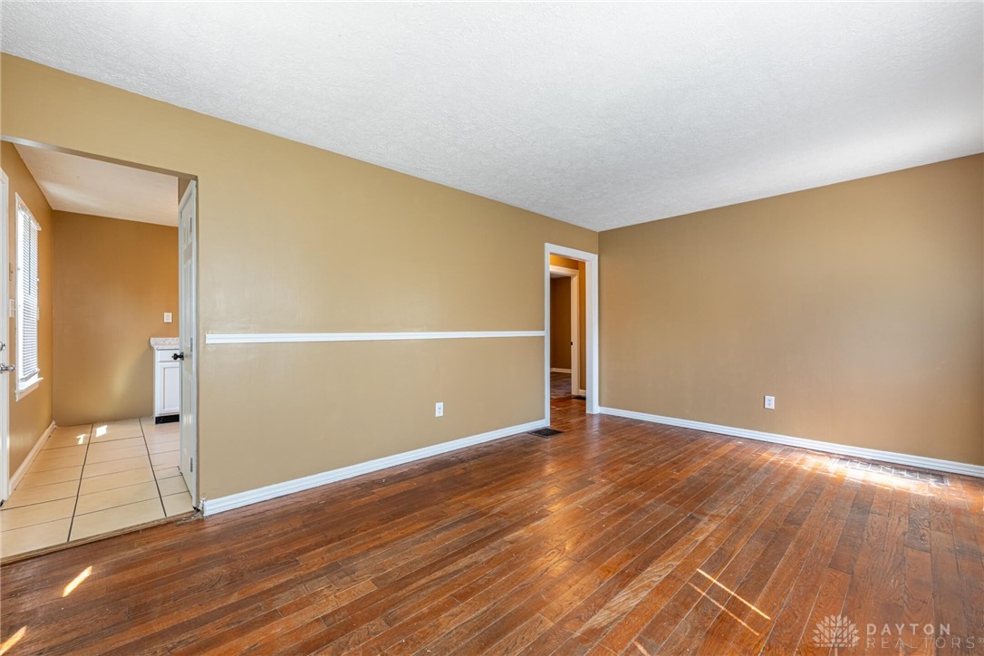 1103 N Burnett Road, Springfield, Ohio image 10