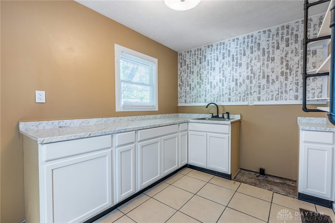 1103 N Burnett Road, Springfield, Ohio image 6