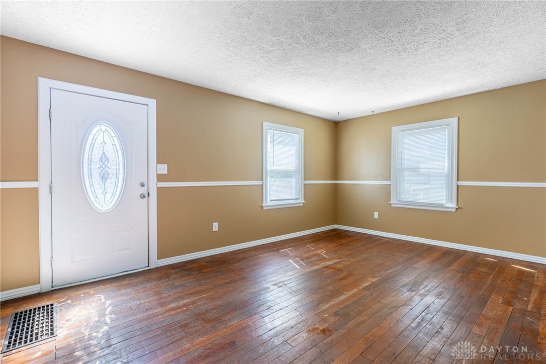 1103 N Burnett Road, Springfield, Ohio image 8
